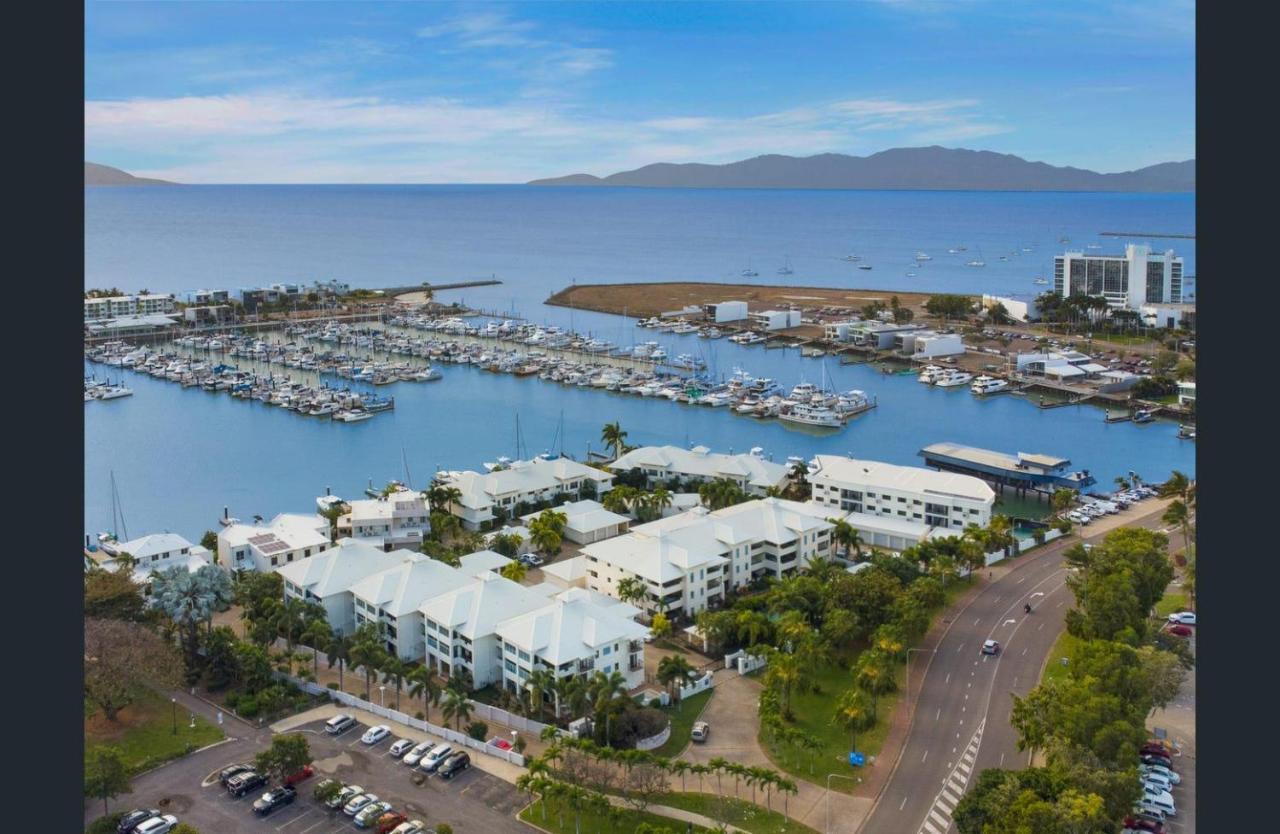 Апартаменты Magic Ocean Views On Melton Таунсвилл Экстерьер фото